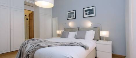 Iron/ironing board, free WiFi, bed sheets