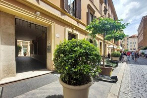 Exterior - Close to the Spanish Steps, comfortable apartment for 4 (Roma)