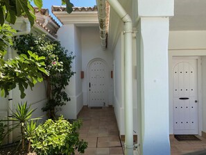Villa | Exterior
