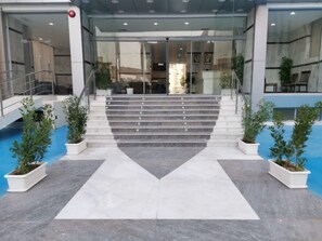 Front of property - Atlantis Hotel Suites (Salmiya)