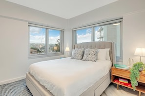 Iron/ironing board, free WiFi, bed sheets