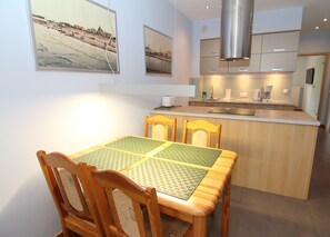 Apartamento básico | Comedor