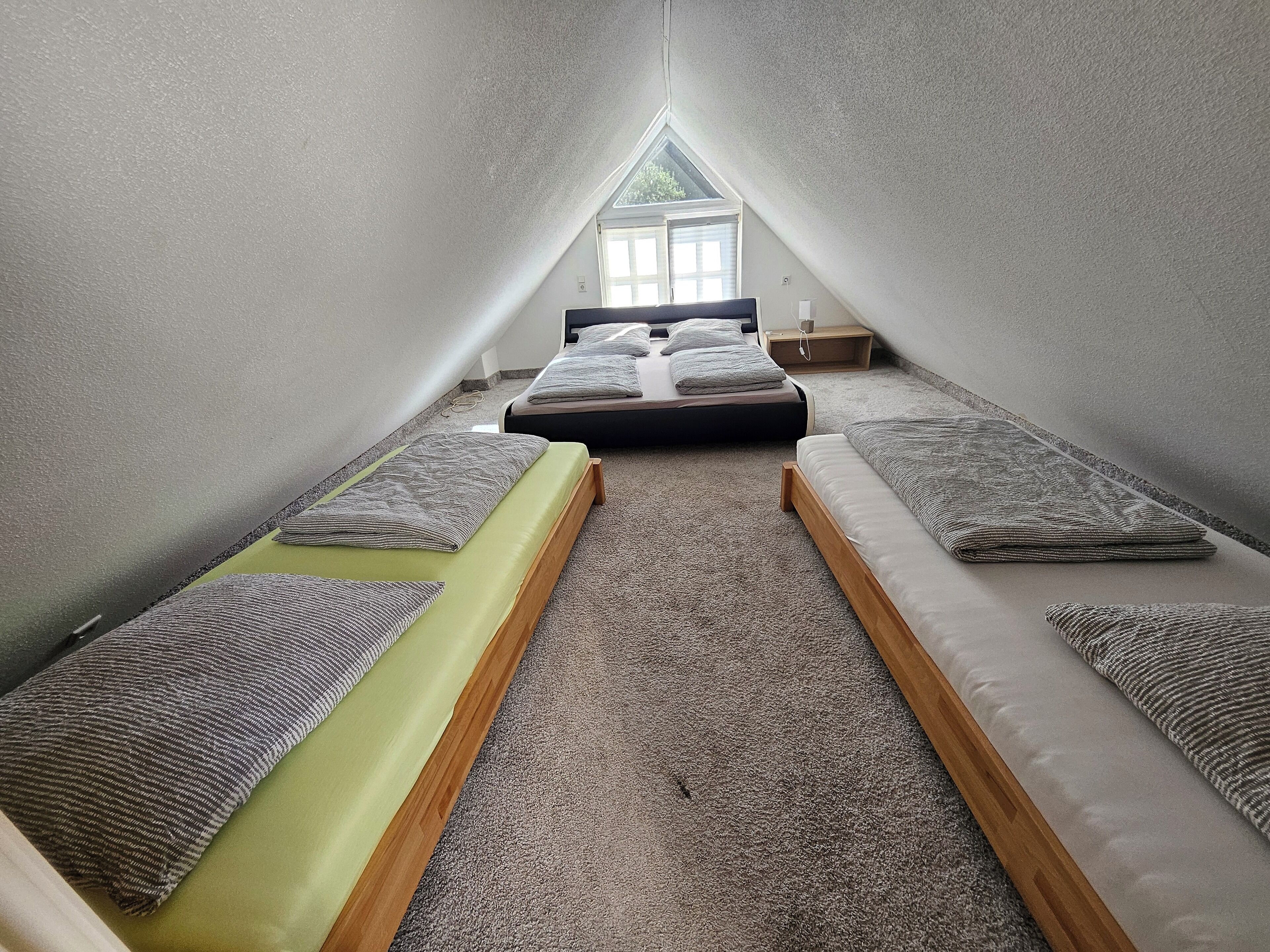 7 chambres, fer et planche à repasser, lit parapluie, Wi-Fi gratuit