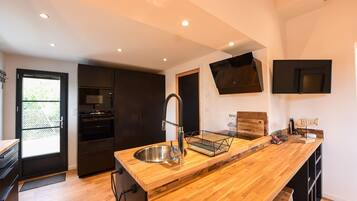 Réfrigérateur, micro-ondes, four, lave-vaisselle