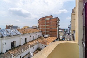 Basic Quadruple Room, Balcony | Balcony view - Hotel Astoria Real (Cali)