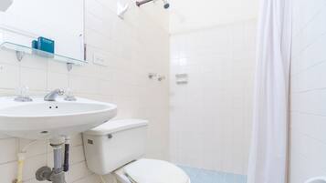 Triple Room | Bathroom