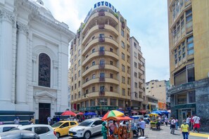 Front of property - Hotel Astoria Real (Cali)