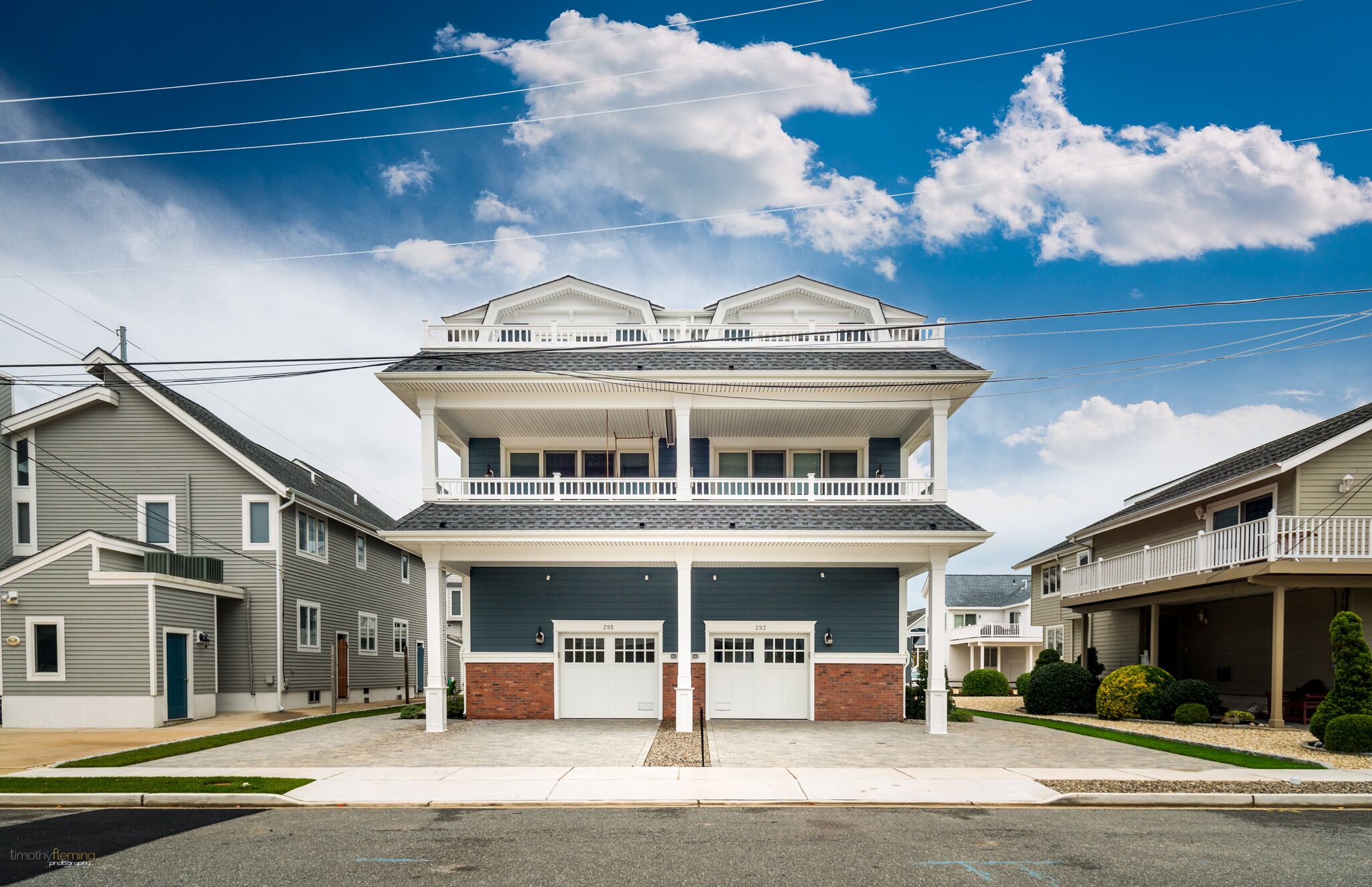 FRIDAY TO FRIDAY RENTAL ONLY: This beautiful 3 year old , like brand new, 3 story-5 bedroom townhome is an ideal family vacation spot!