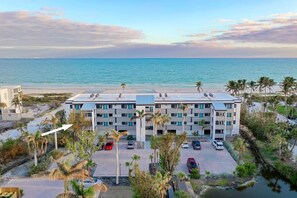 Exterior - Pelicans Roost 107: Corner Unit with Gulf Views! (Sanibel)