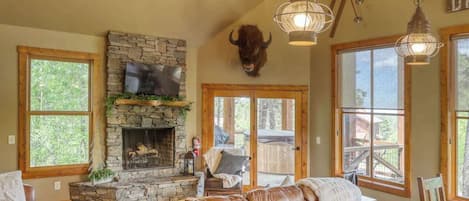 TV connectée, cheminée