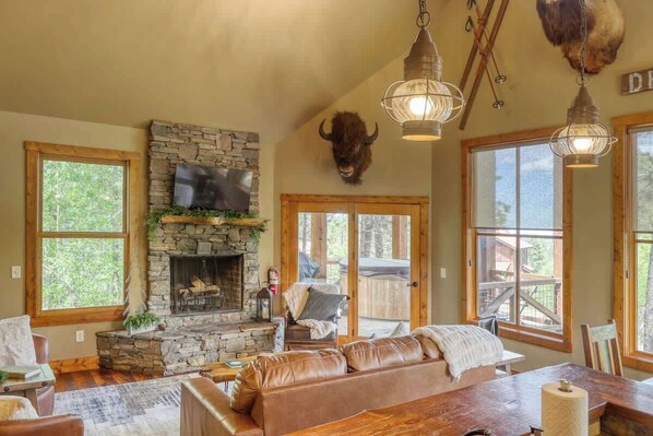 Smart-tv och eldstad