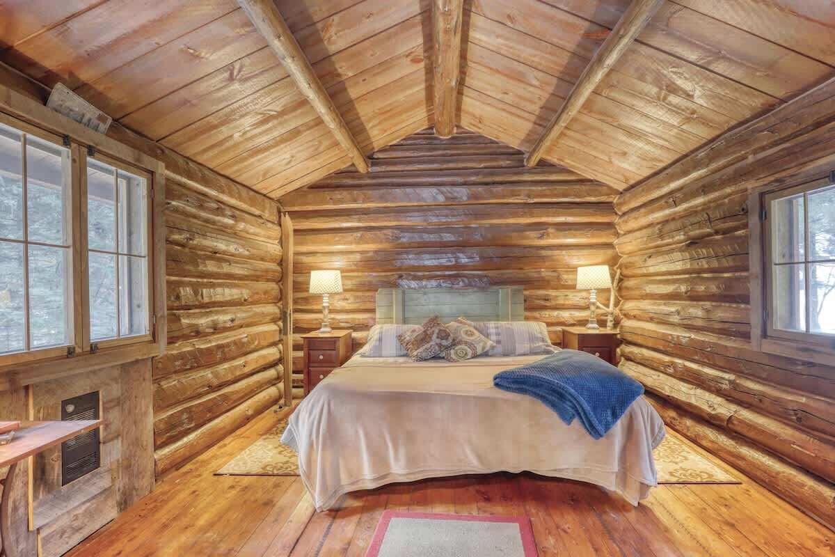 4 bedrooms, bed sheets