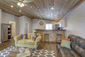 Smart TV - Thunder Ridge Loft - scenery & wildlife! (Lead)