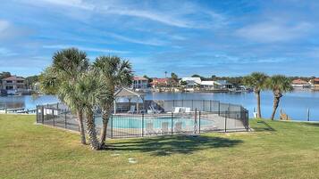 Apartamento, 2 habitaciones | Piscina