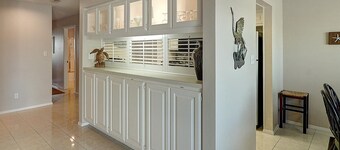 Dock Holiday 2 Bedroom Condo by Redawning