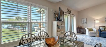 Dock Holiday 兩臥室公寓 by Redawning