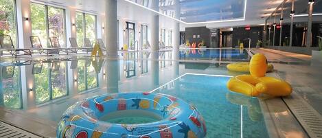 Indendørs pool