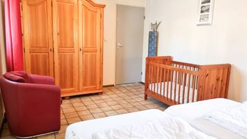 3 Schlafzimmer, Reisekinderbett, kostenloses WLAN