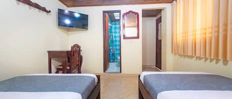 Chambre Triple | Literie hypoallergénique, Wi-Fi gratuit, draps fournis