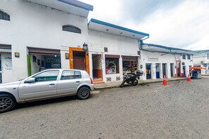 Front of property - Ayenda Pakande (Popayán)