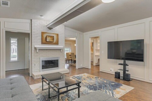 Spacious and Modern Home with Private Pool