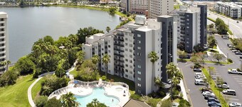Stunning Resort Two Bedroom condo near Universal & Disney