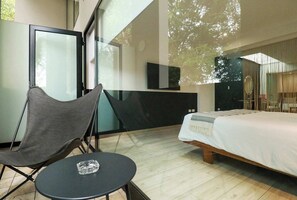 2 chambres, fer et planche à repasser, Wi-Fi, draps fournis