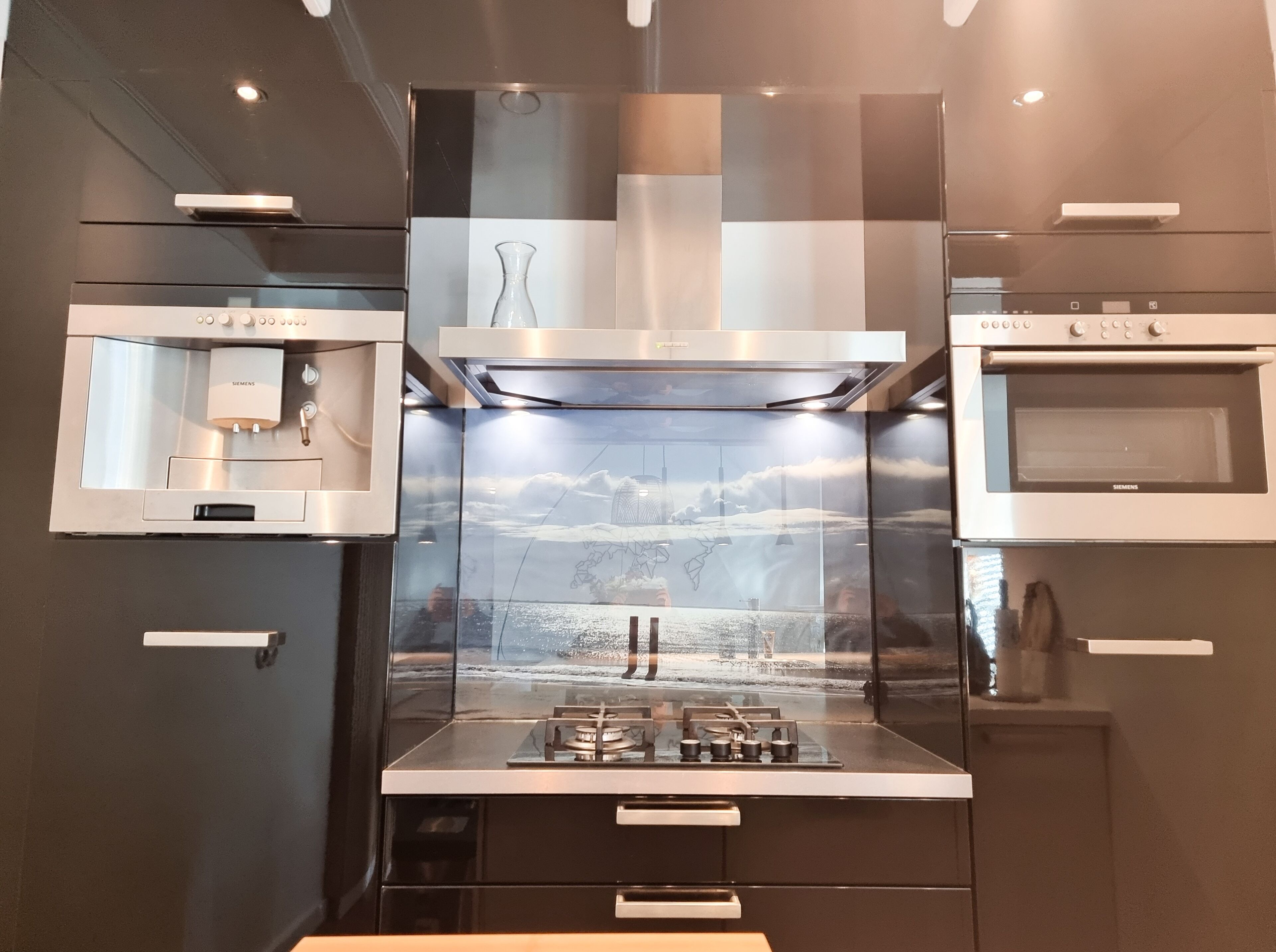 Refrigerador, microondas, parrilla de estufa y lavavajillas 