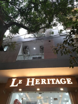 Front of property - Hotel Le Heritage (New Delhi)