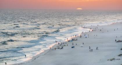 Adorable 2 BR Bungalow Near DT, NAS, Beaches