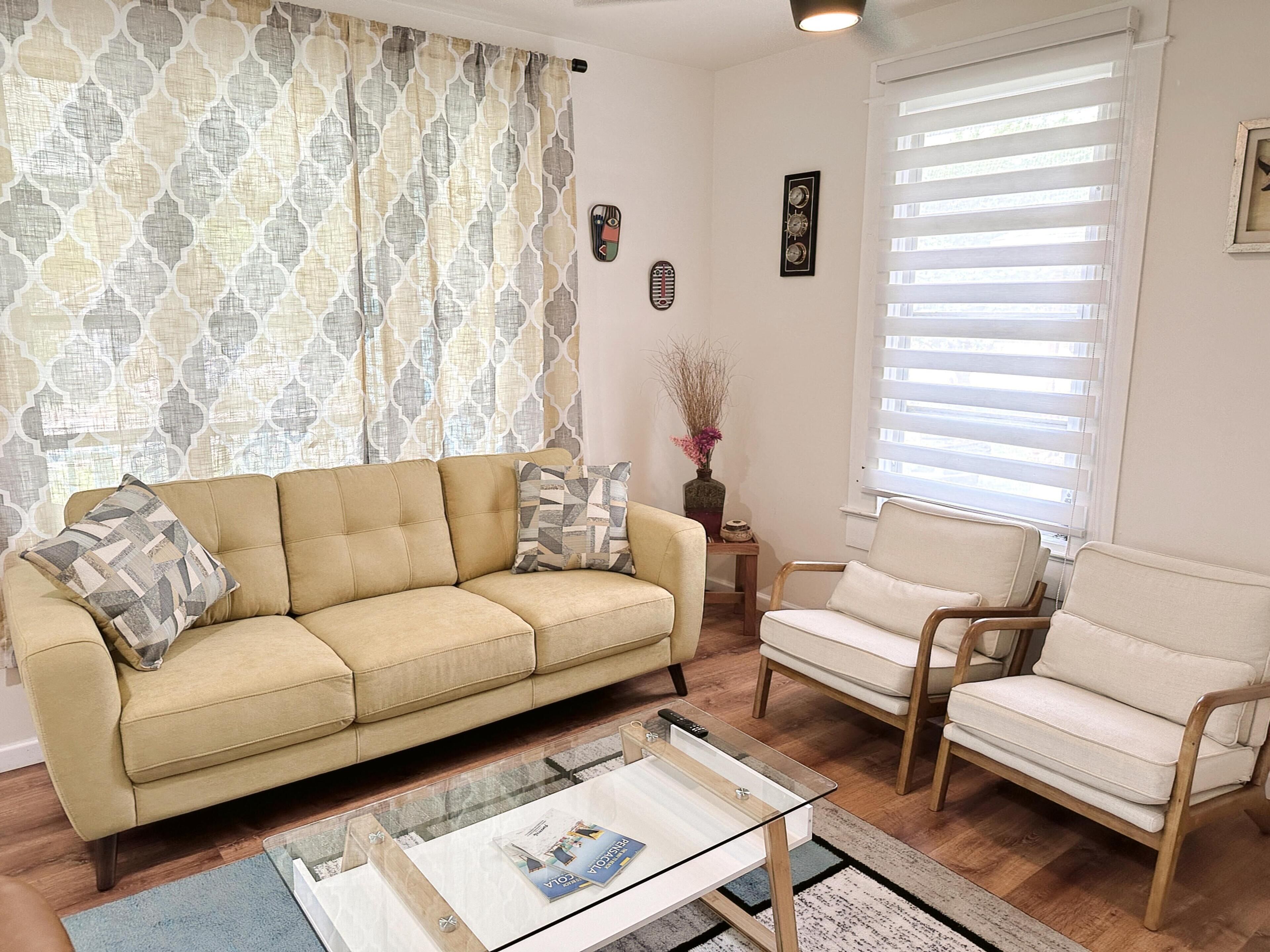 Adorable 2 Br Bungalow Near Dt, Nas, Beaches - 펜서콜라