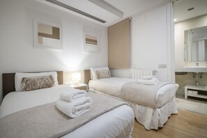 3 bedrooms, iron/ironing board, travel crib, free WiFi