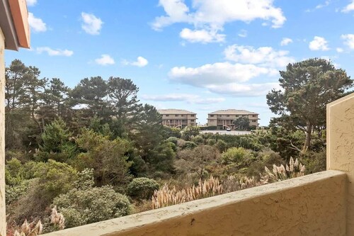 Beautiful 1br at Seascape Resort-Garden View