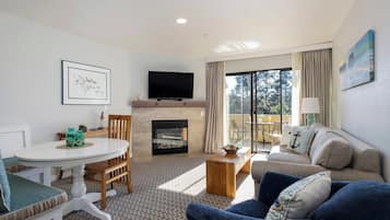 Fernseher, Kamin, Arbeitsbereiche