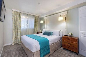 1 slaapkamer, een strijkplank/strijkijzer, wifi, beddengoed