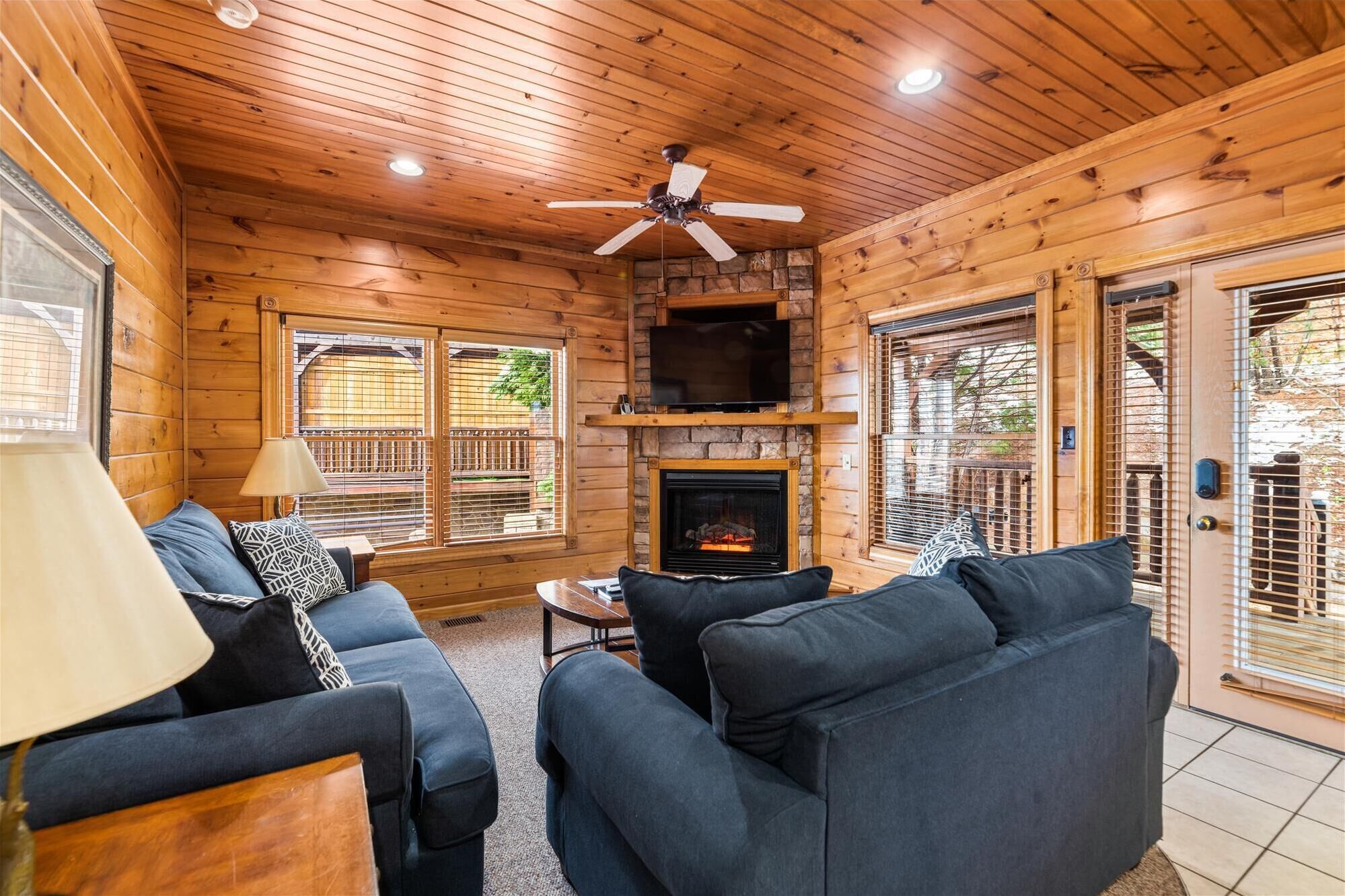Hot Tub & View - Grand Views & Entertainment Galore, Summer & Fall Specials!! - Gatlinburg, TN