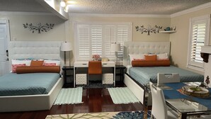 5 chambres, coffres-forts dans les chambres, bureau
