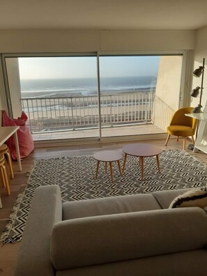 TV - THE BEACH NEST (le TOUQUET PARIS PLAGE)