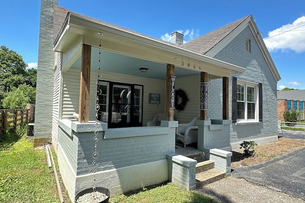 Welcoming home close to many Bourbon Trail attractions.