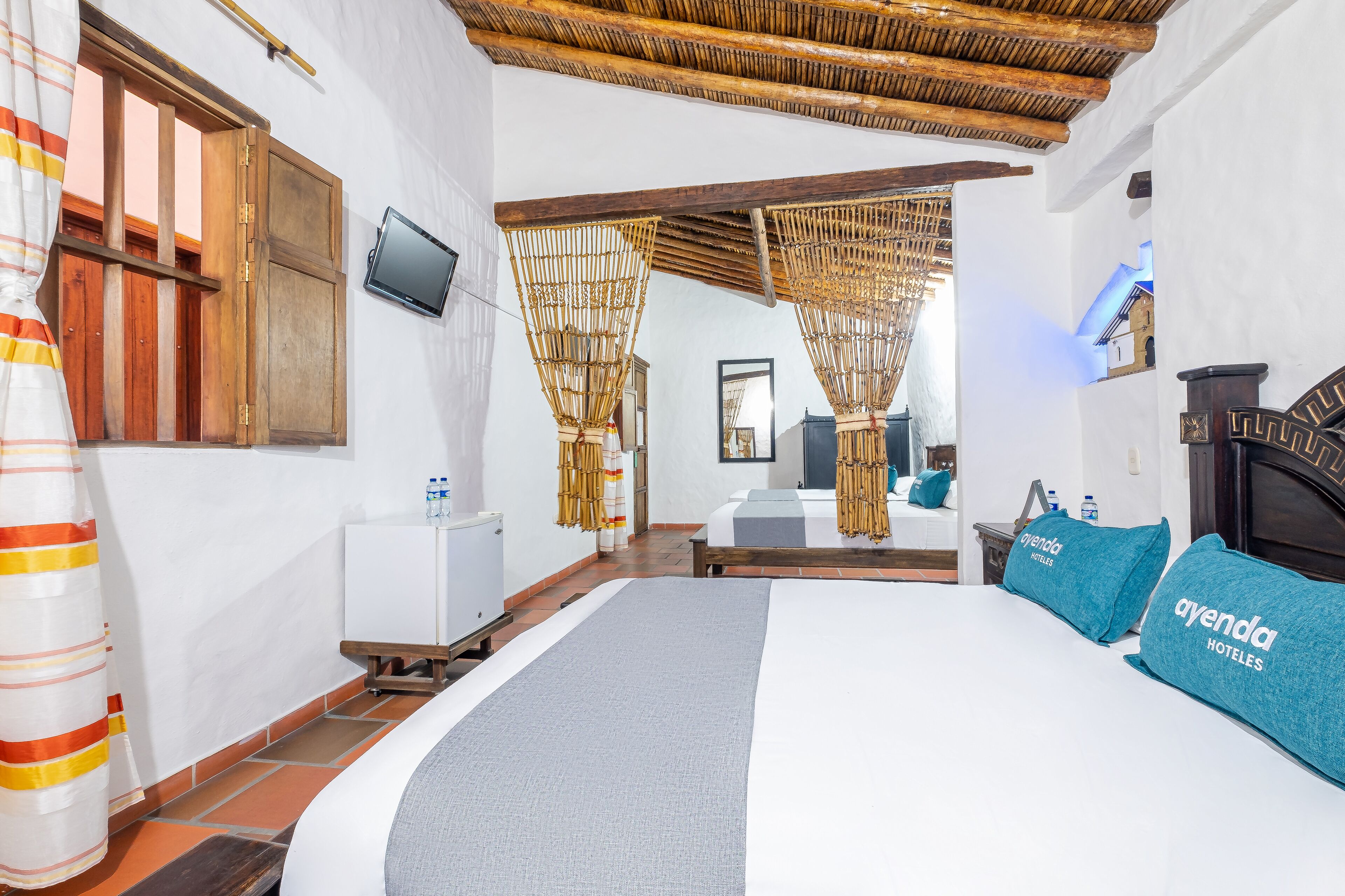 高级四人房 | 防过敏的被褥、免费 WiFi、床单