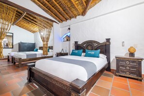 Habitación cuádruple superior | Ropa de cama hipoalergénica, wifi gratis y ropa de cama 