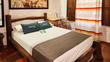 Chambre Double Standard | Literie hypoallergénique, Wi-Fi gratuit, draps fournis