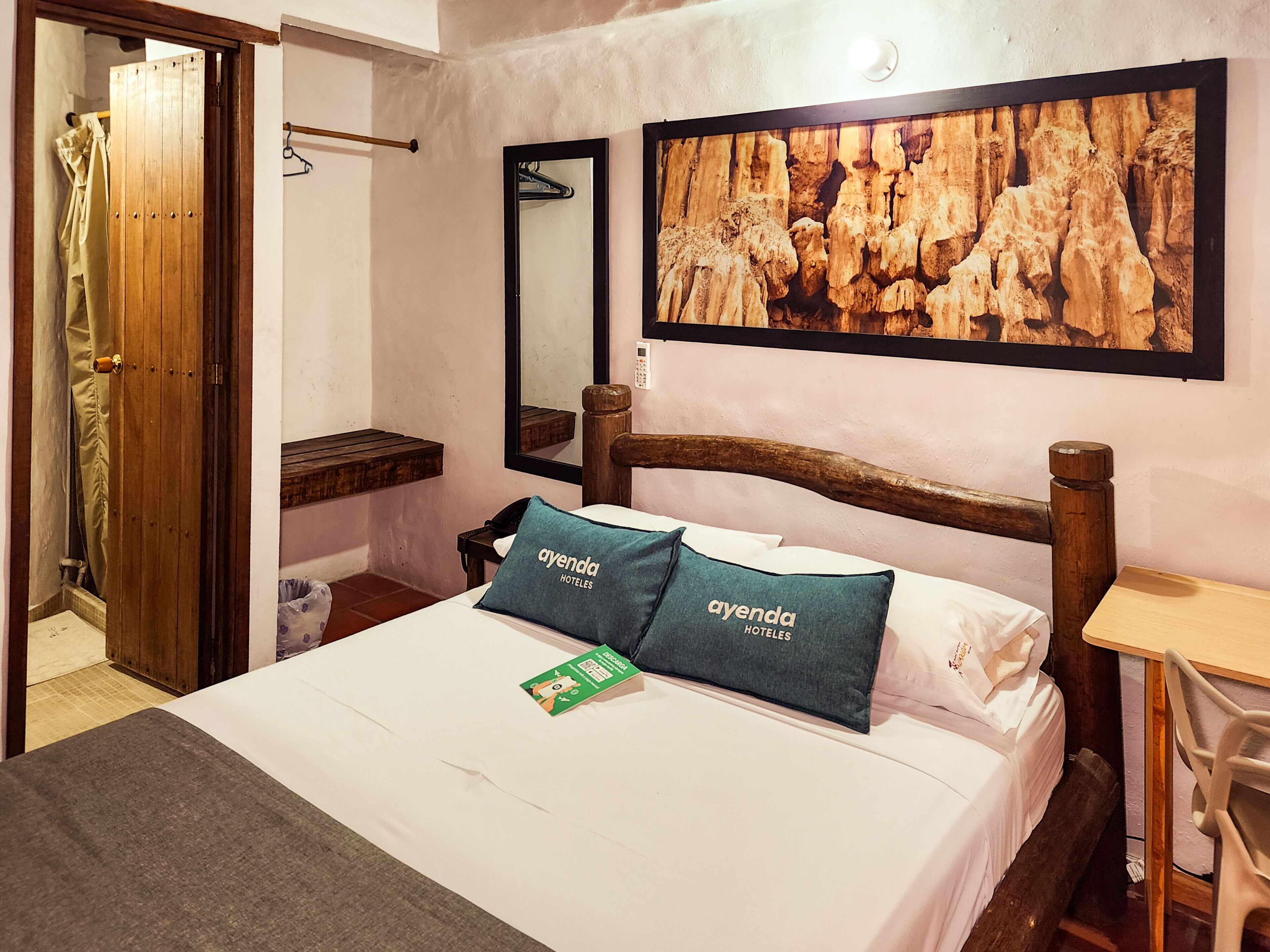 standard double room | 1 bedroom, hypo-allergenic bedding, free wifi, bed sheets