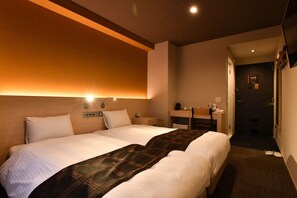 Minibar, sistema de insonorización, wifi gratis y ropa de cama 