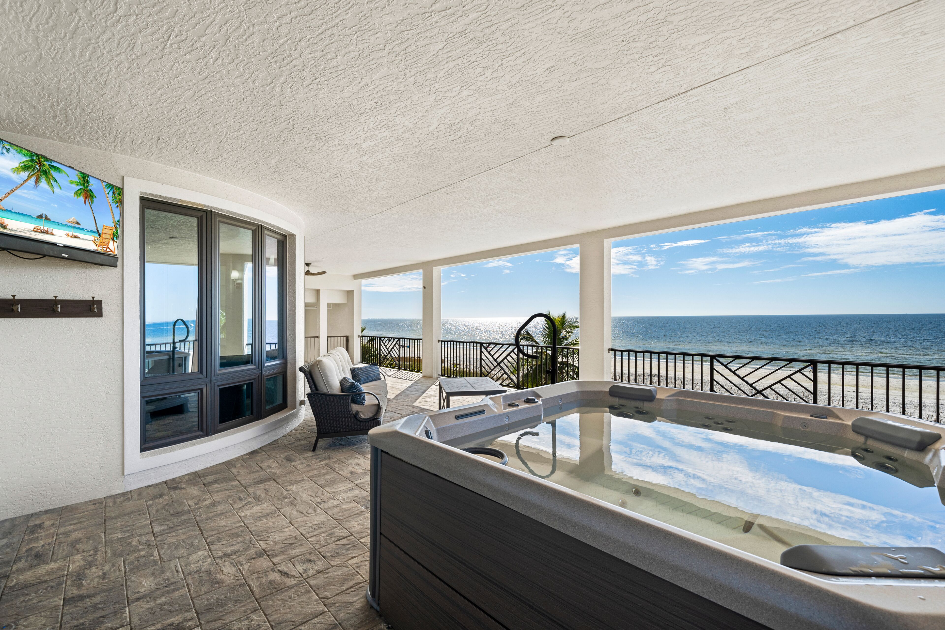 Beach Breeze  - Amazing Views