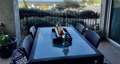 Walking distance to the lake dog friendly🐶