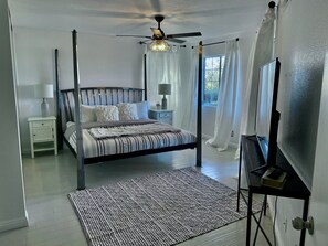 3 bedrooms, desk, iron/ironing board, WiFi