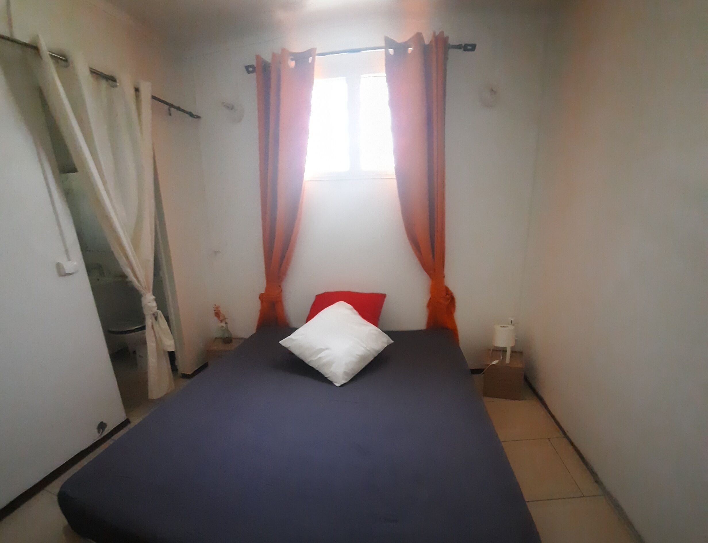 4 chambres, fer et planche à repasser, Wi-Fi gratuit, draps fournis