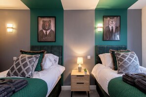 3 dormitorios, tabla de planchar con plancha, Internet y ropa de cama