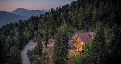 Mountain Retreat with Hot Tub Near State Park